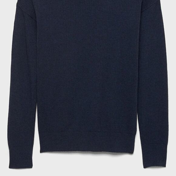 Banana Republic Blue Seed Stitch Crew Neck Top - Picture 10 of 10